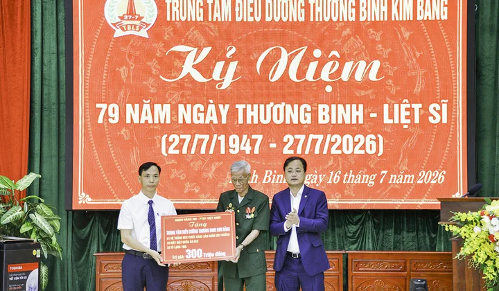 Agribank tham gia đoàn công tác của Thủ tướng Lê Minh Hưng đến thăm và tặng quà thương, bệnh binh tại Ninh Bình