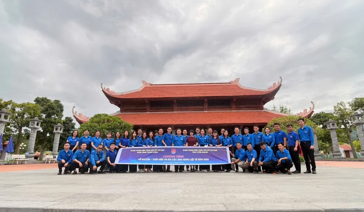 Tuổi trẻ Ngân hàng Trung ương tiếp nối truyền thống "Uống nước nhớ nguồn"
