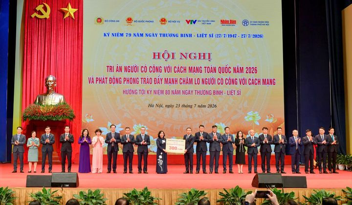 Ngành Ngân hàng ủng hộ 300 tỷ đồng tri ân người có công với cách mạng