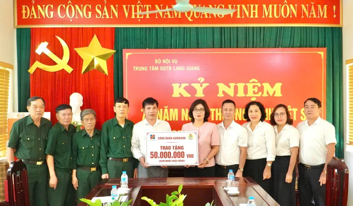 Công đoàn Agribank tặng quà, tri ân tại các trung tâm điều dưỡng người có công
