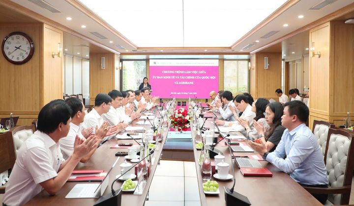 Ủy ban Kinh tế và Tài chính của Quốc hội tham vấn Agribank về 3 dự án luật lĩnh vực ngân hàng