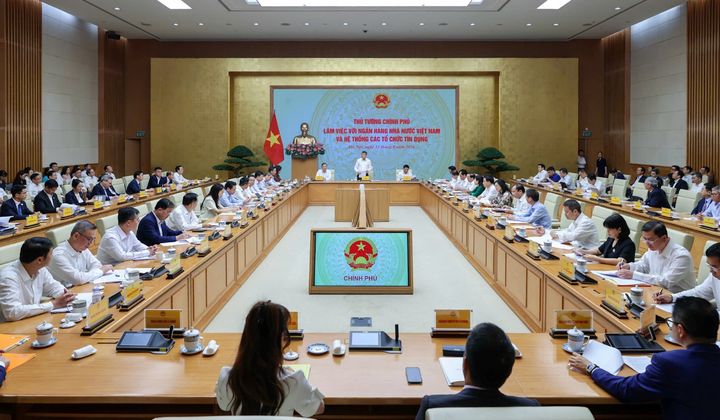 Thủ tướng Chính phủ làm việc với Ngân hàng Nhà nước Việt Nam và hệ thống các tổ chức tín dụng