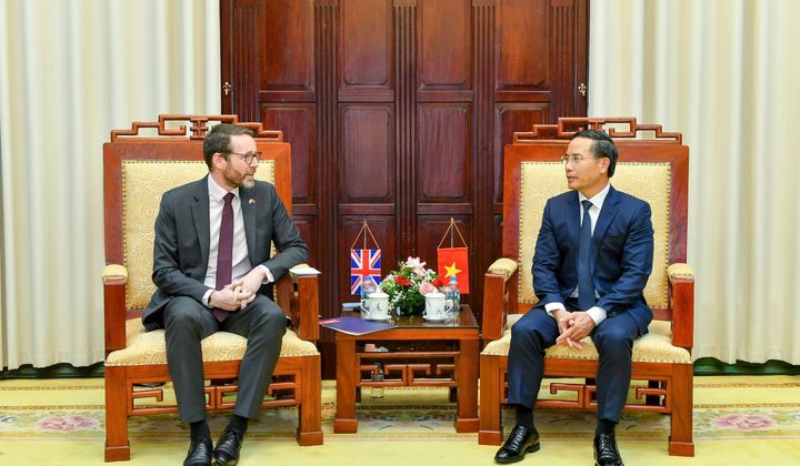 Thống đốc Phạm Đức Ấn tiếp Đại sứ đặc mệnh toàn quyền Vương quốc Liên hiệp Anh và Bắc Ireland tại Việt Nam
