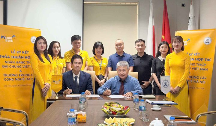 PVcomBank ký kết hợp tác cùng Trường Trung cấp Công nghệ Hà Nội, mở rộng hệ sinh thái tài chính - giáo dục
