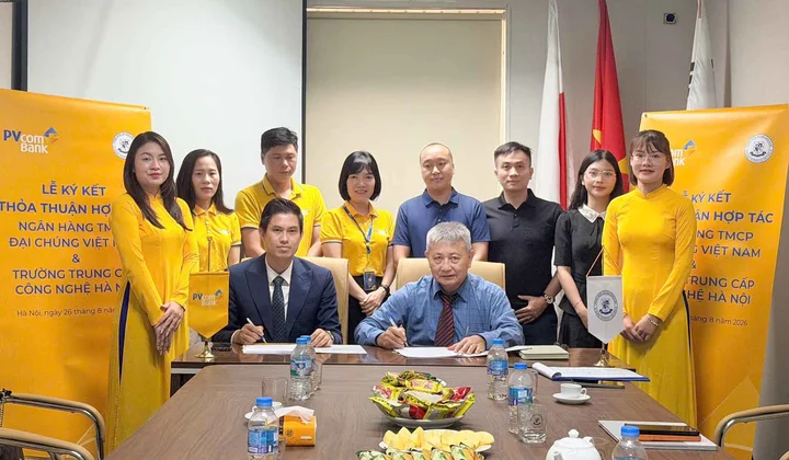 PVcomBank ký kết hợp tác cùng Trường Trung cấp Công nghệ Hà Nội, mở rộng hệ sinh thái tài chính - giáo dục