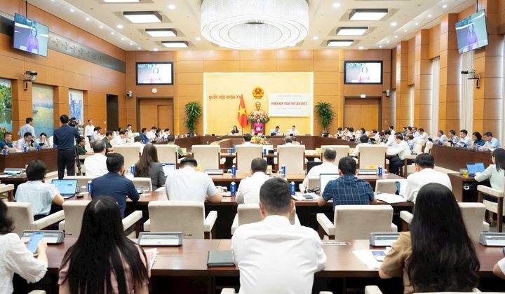 Ủy ban Kinh tế và Tài chính thẩm tra Dự án Luật lĩnh vực Ngân hàng