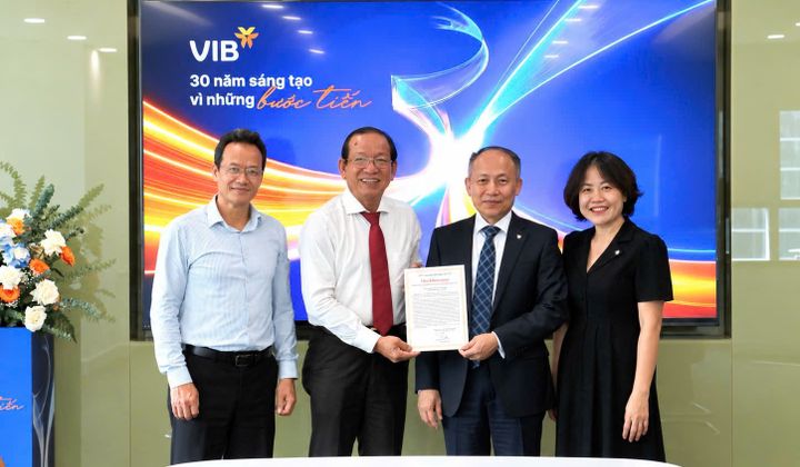 Hiệp hội Ngân hàng Việt Nam chúc mừng kỷ niệm 30 năm thành lập Ngân hàng VIB