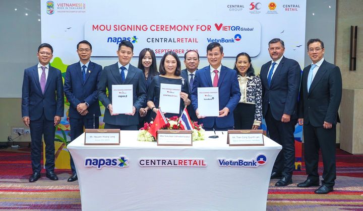 NAPAS, VietinBank ký Biên bản ghi nhớ hợp tác thanh toán QR xuyên biên giới với Central Retail Thái Lan