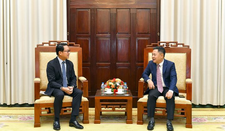 Phó Thống đốc Nguyễn Ngọc Cảnh tiếp lãnh đạo Tập đoàn United Overseas Bank
