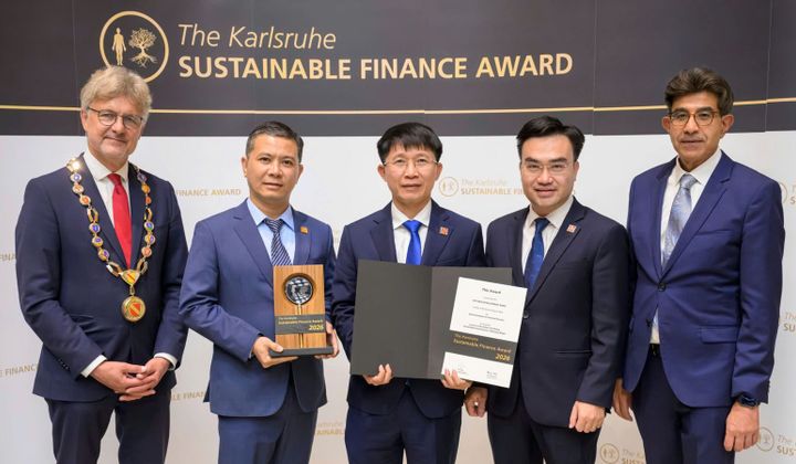 VDB nhận Giải thưởng Đổi mới sáng tạo xuất sắc trong Sản phẩm và Dịch vụ Tài chính Bền vững tại Đức