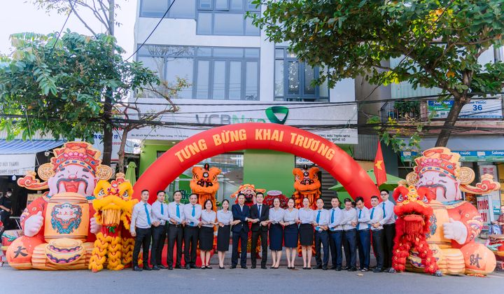 VCBNeo điều chỉnh địa điểm, đổi tên và khai trương hai phòng giao dịch tại TP.HCM và Đà Nẵng