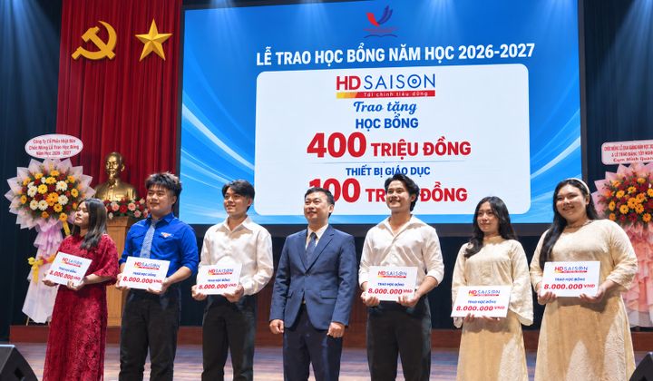 HD SAISON trao 1 tỷ đồng học bổng "Giảng đường khởi nguồn tương lai" trong ngày khai giảng