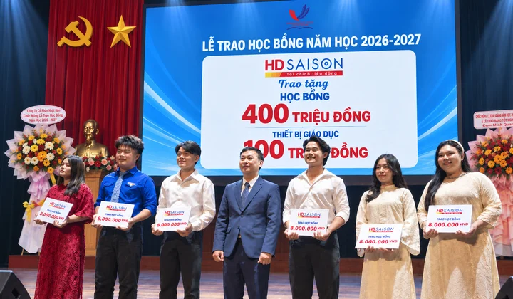 HD SAISON trao 1 tỷ đồng học bổng "Giảng đường khởi nguồn tương lai" trong ngày khai giảng