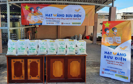 772 tấn gạo “Hạt vàng Bưu điện” đã được phát đến người dân khó khăn tại vùng dịch