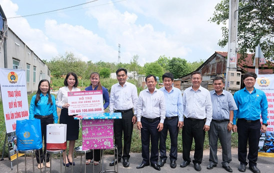 Agribank Bình Dương hỗ trợ xây “Mái ấm công đoàn” cho đoàn viên có hoàn cảnh khó khăn