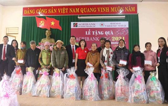 Agribank Đăk Lăk với chương trình Tết nghĩa tình năm 2022