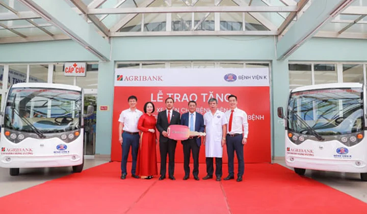 Agribank Hùng Vương tặng 2 xe điện cho bệnh viện K cơ sở Tân Triều, Hà Nội