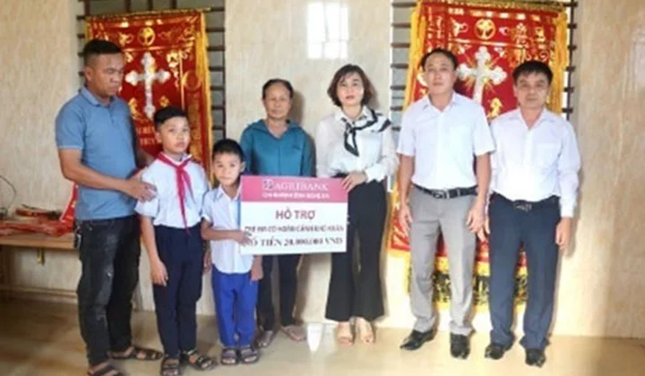 Agribank Nghệ An tổ chức thăm hỏi, hỗ trợ trẻ mồ côi trên địa bàn huyện Nghi Lộc
