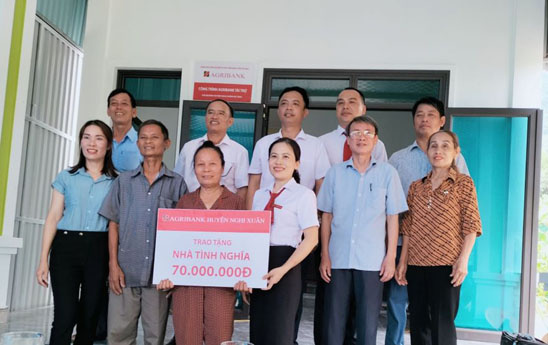 Agribank Nghi Xuân bàn giao nhà tình nghĩa cho gia đình có hoàn cảnh khó khăn