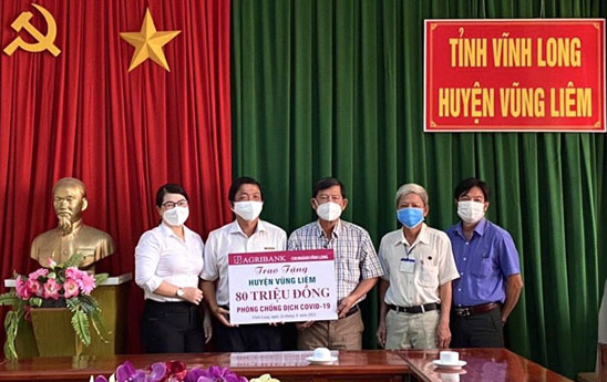 Agribank Vĩnh Long chung tay cùng cộng đồng phòng chống dịch Covid-19