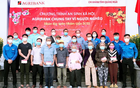 Agribank dành hơn 70 tỷ đồng ủng hộ quà Tết cho người nghèo, gia đình chính sách