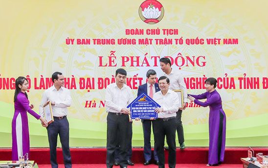Agribank hỗ trợ 100 nhà Đại đoàn kết tặng hộ nghèo tỉnh Điện Biên