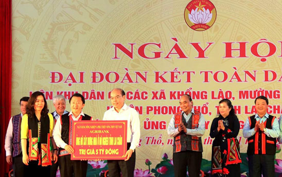 Agribank trao 100 căn nhà đại đoàn kết cho các gia đình khó khăn trên địa bàn tỉnh Lai Châu