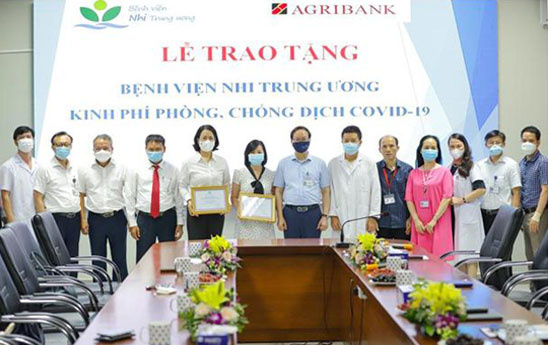 Agribank ủng hộ Bệnh viện Nhi Trung ương 1 tỷ đồng cho công tác phòng chống dịch bệnh Covid - 19