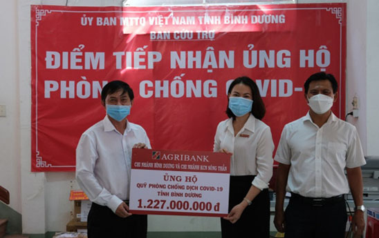 Agribank ủng hộ tỉnh Bình Dương hơn 1,2 tỷ đồng phòng chống dịch Covid-19