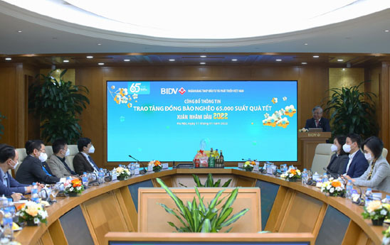 BIDV dành 65.000 phần quà Tết trị giá 32,5 tỷ đồng tặng người nghèo