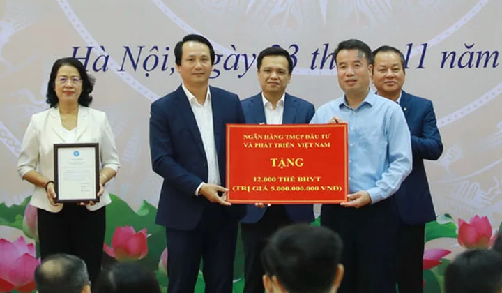 BIDV trao tặng trên 12.000 thẻ BHYT cho người có hoàn cảnh khó khăn