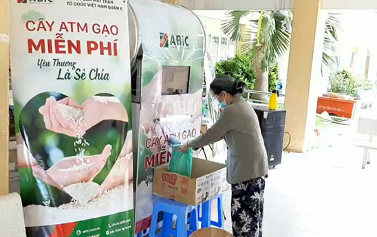 Bảo hiểm Agribank mang “ATM gạo” đến với bà con nơi tâm dịch