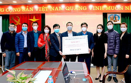 Công đoàn Ngân hàng Việt Nam thăm, tặng quà Tết cho đoàn viên, người lao động và các gia đình có hoàn cảnh khó khăn tại GPBank