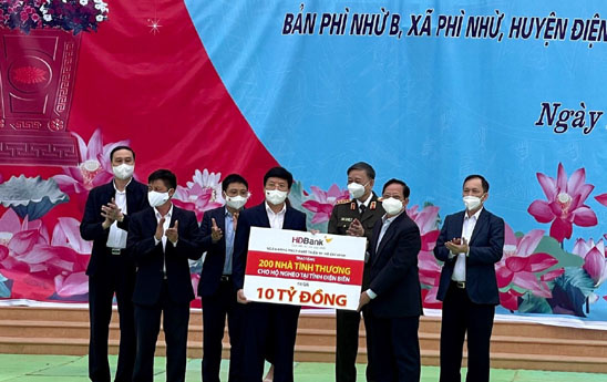 HDBank trao tặng 200 căn nhà tình thương cho tỉnh Điện Biên