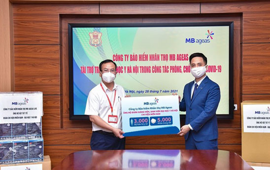 MB Ageas Life ủng hộ 3.000 bộ đồ bảo hộ y tế, 5.000 khẩu trang 3M để chống dịch