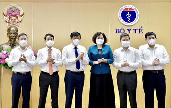 Ngành Ngân hàng hỗ trợ kinh phí mua vác-xin phòng chống COVID-19