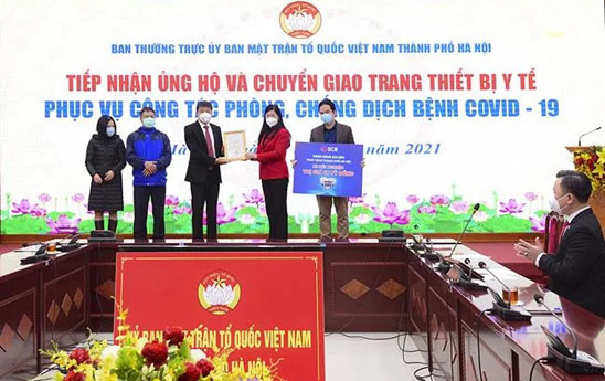 SCB trao tặng 03 xe xét nghiệm Covid-19 lưu động