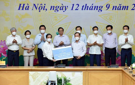 SHB ủng hộ 20 tỷ đồng cho chương trình “Sóng và máy tính cho em”