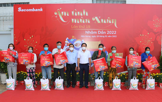 Sacombank lan tỏa yêu thương Ấm tình mùa Xuân