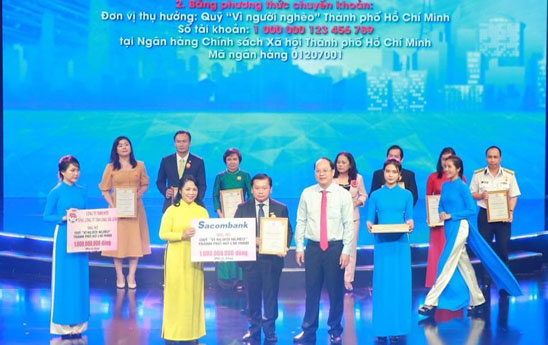 Sacombank ủng hộ 1 tỷ đồng cho quỹ “Vì người nghèo” của TP.HCM