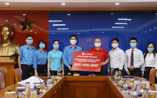 SeABank ủng hộ gần 1,7 tỷ đồng hỗ trợ công nhân, người dân bị ảnh hưởng bởi Covid-19