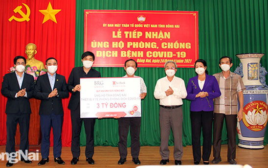 SeABank và Tập đoàn BRG ủng hộ tỉnh Đồng Nai thiết bị y tế phòng chống dịch Covid-19