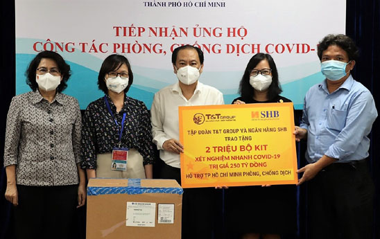 T&T Group và SHB trao tặng TP. Hồ Chí Minh 2 triệu bộ kit xét nghiệm nhanh COVID-19