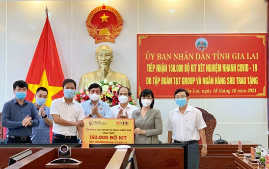 T&T Group và SHB trao tặng kit xét nghiệm nhanh COVID-19 và xe cứu thương hỗ trợ một số tỉnh, thành trên cả nước