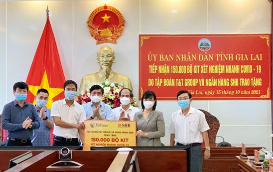 T&T Group và SHB trao tặng kit xét nghiệm nhanh COVID-19 và xe cứu thương hỗ trợ một số tỉnh, thành trên cả nước