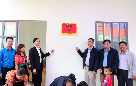 VNPT-Media trao tặng Nhà lớp học và sân chơi Bản Hinh, huyện Vân Hồ, tỉnh Sơn La