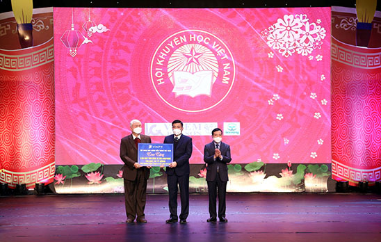 VNPT trao tặng gần 4.000 máy tính bảng cho học sinh khó khăn ở tỉnh Thanh Hóa