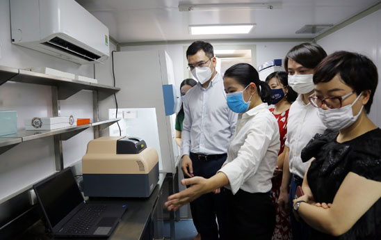 VPBank đưa 4 container xét nghiệm Covid-19 vào "tâm dịch" phía Nam