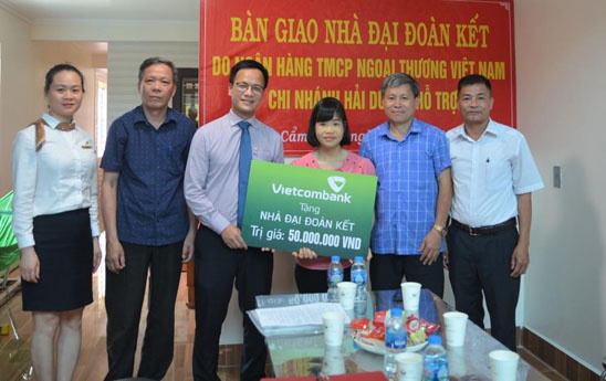 Vietcombank Hải Dương tặng nhà đại đoàn kết tại huyện Cẩm Giàng, tỉnh Hải Dương