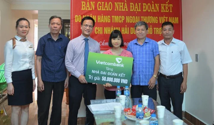 Vietcombank Hải Dương tặng nhà đại đoàn kết tại huyện Cẩm Giàng, tỉnh Hải Dương
